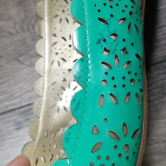 Coach Cutout Pattern Flats - Picture 8 of 8